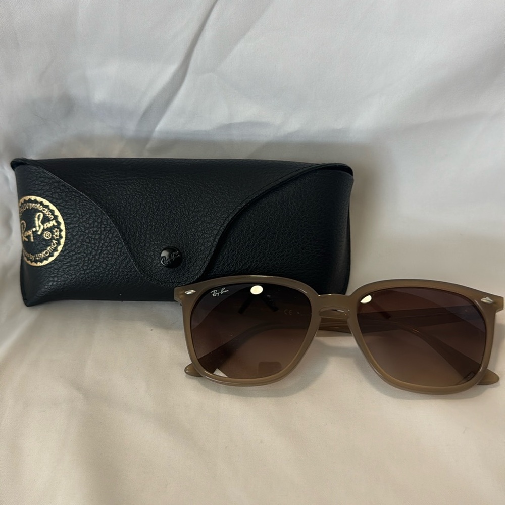 Ray-Ban Women’s Sunglasses